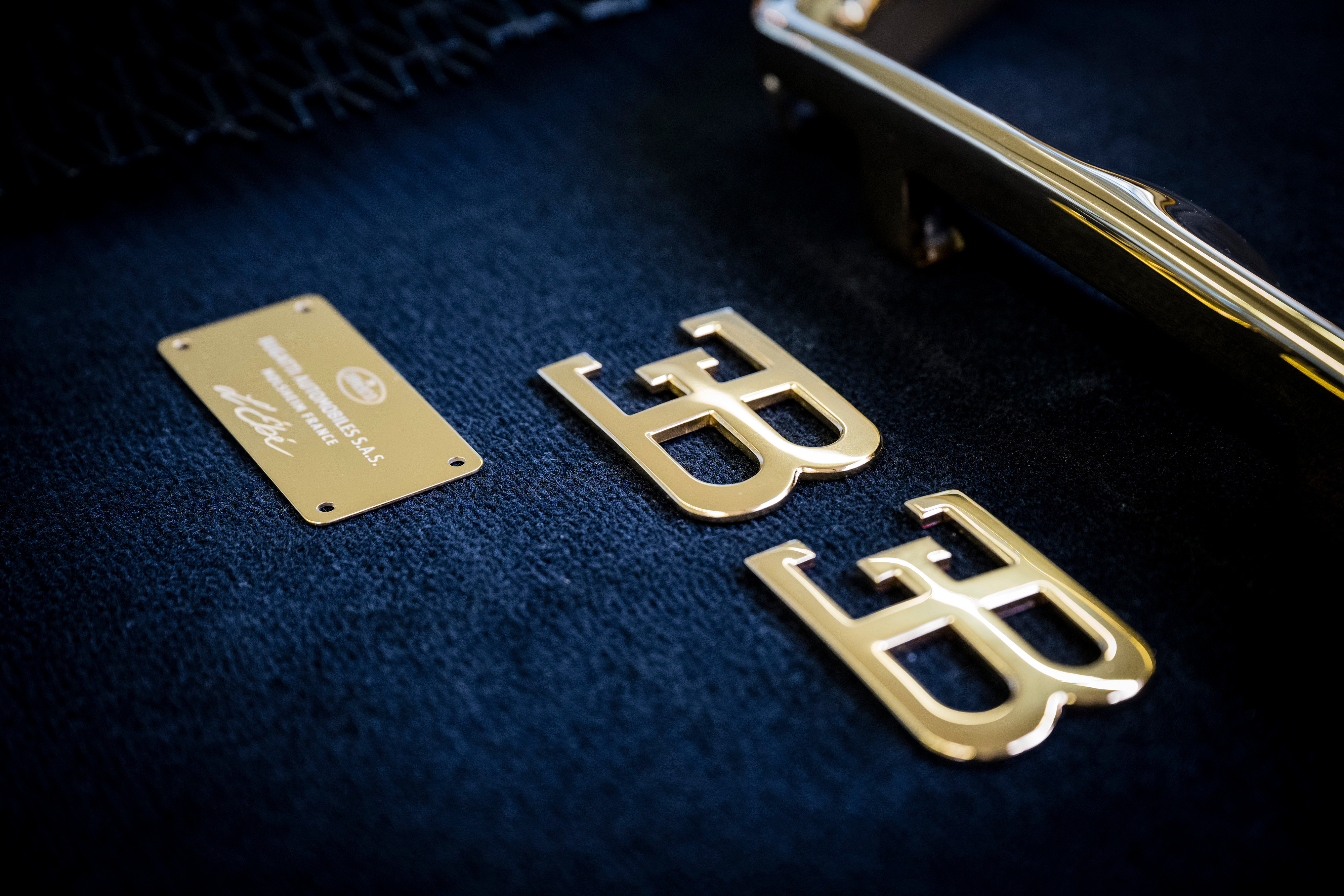 The L’Ébé signature, a dedication to Ettore’s Bugatti daughter. 